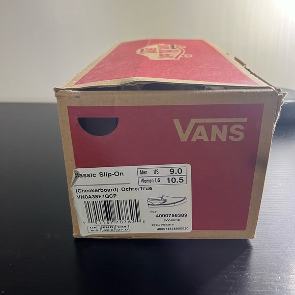 brand is vans. Size is 10.5 in women’s. Color is white and yellow. - Picture 3 of 5